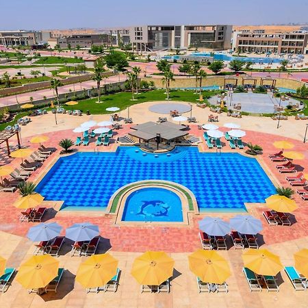 Tolip Gardens Hotel Kairo Eksteriør billede The swimming pool at the resort